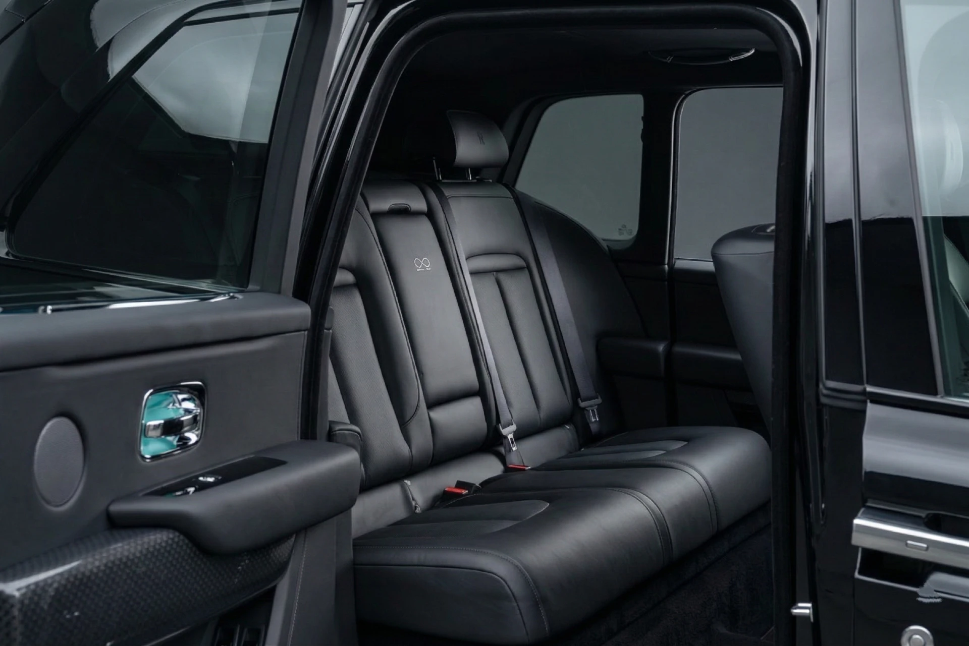 Rolls-Royce Cullinan Rear Cabin