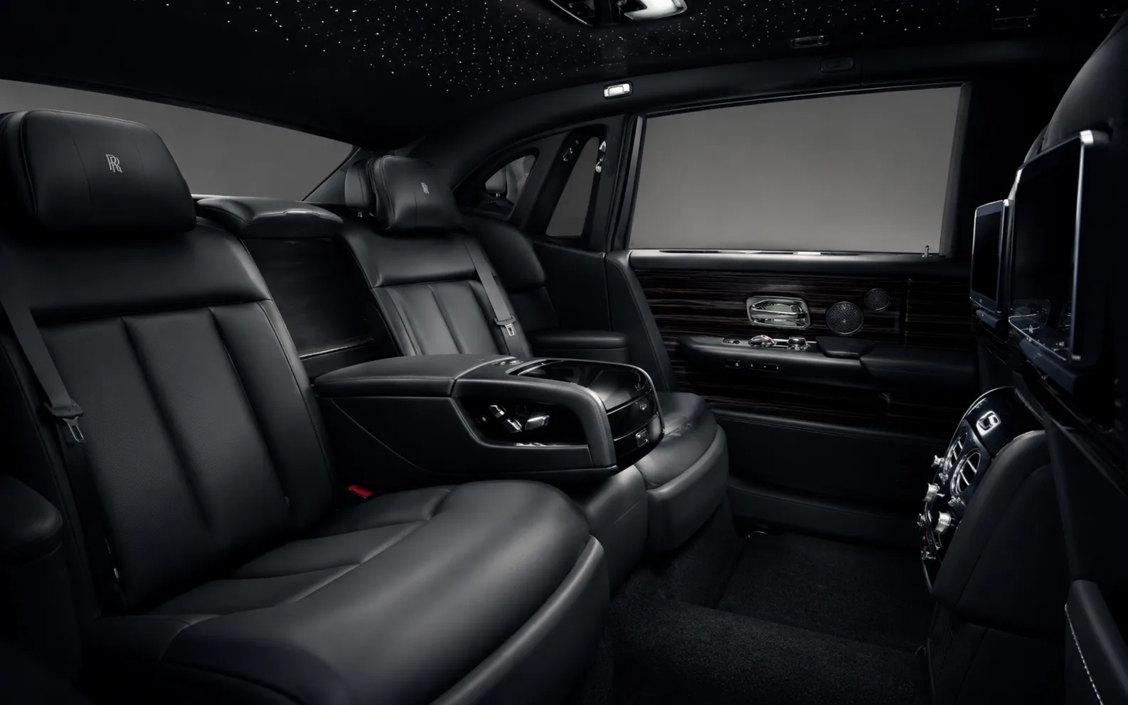 Rolls-Royce Phantom Rear Cabin