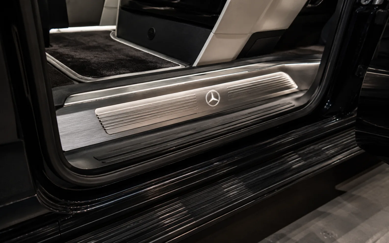Mercedes Sprinter VIP Class Detail